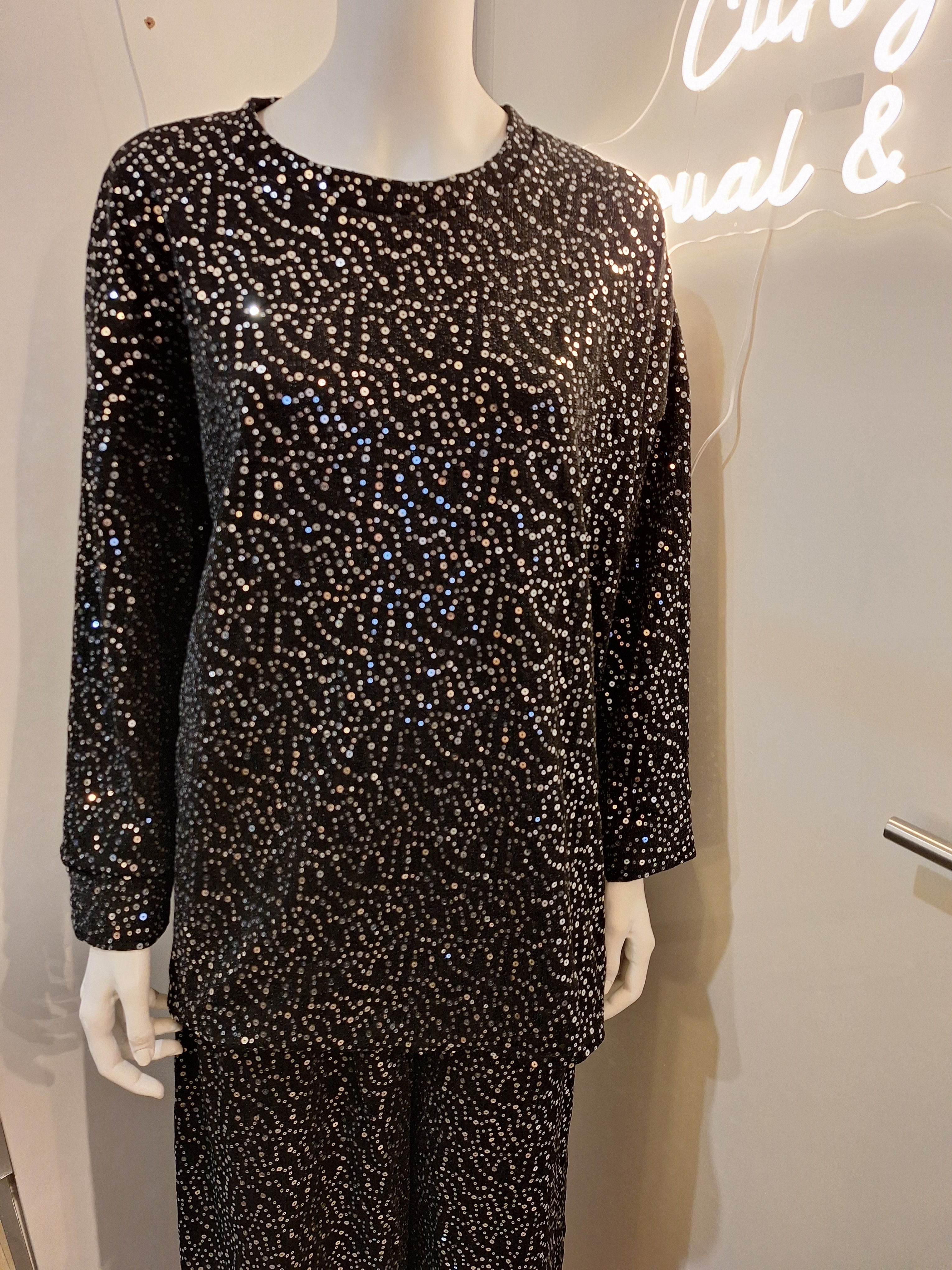Ensemble deux pièces sequins noir et argenté