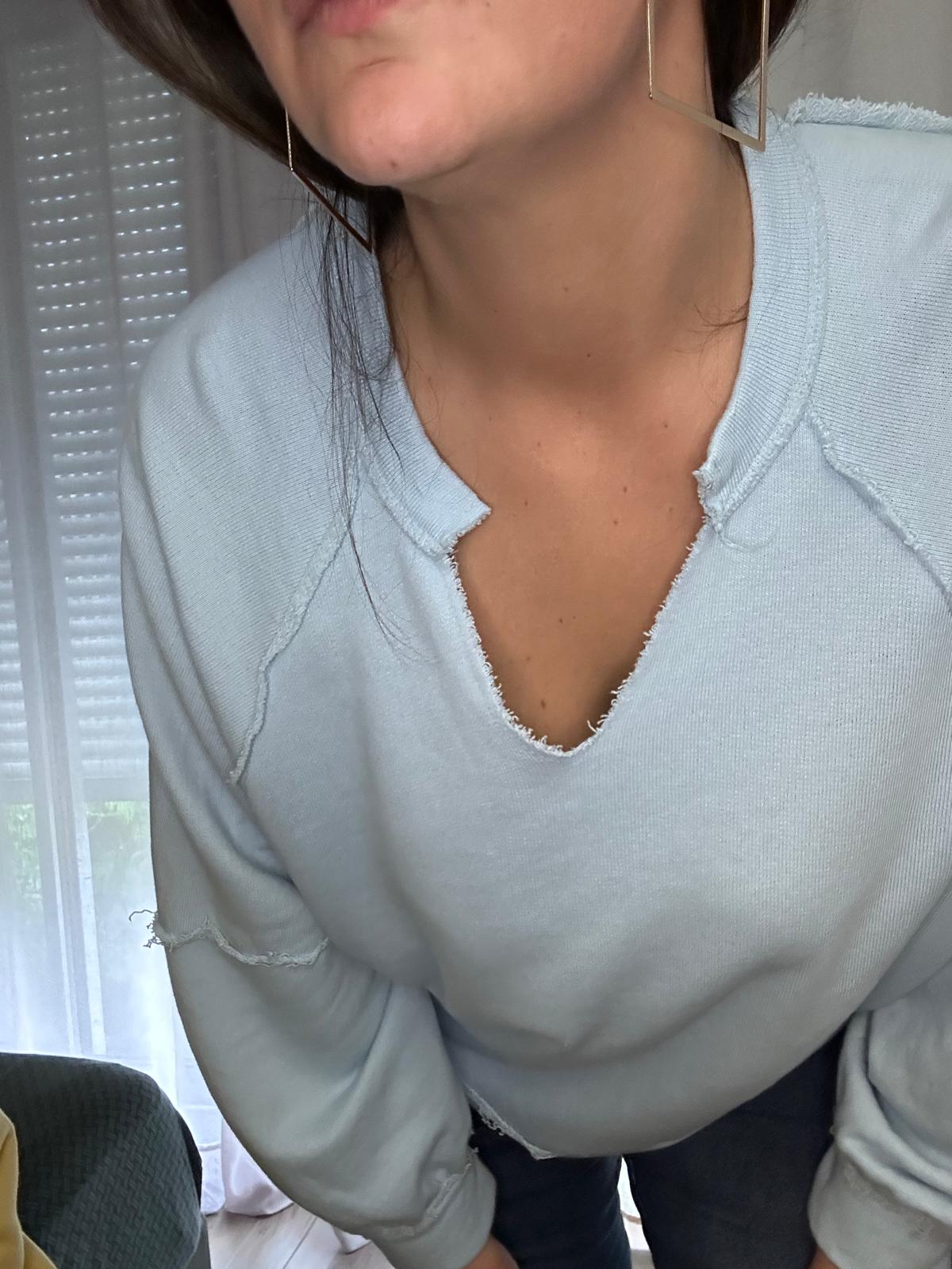 Sweat col V