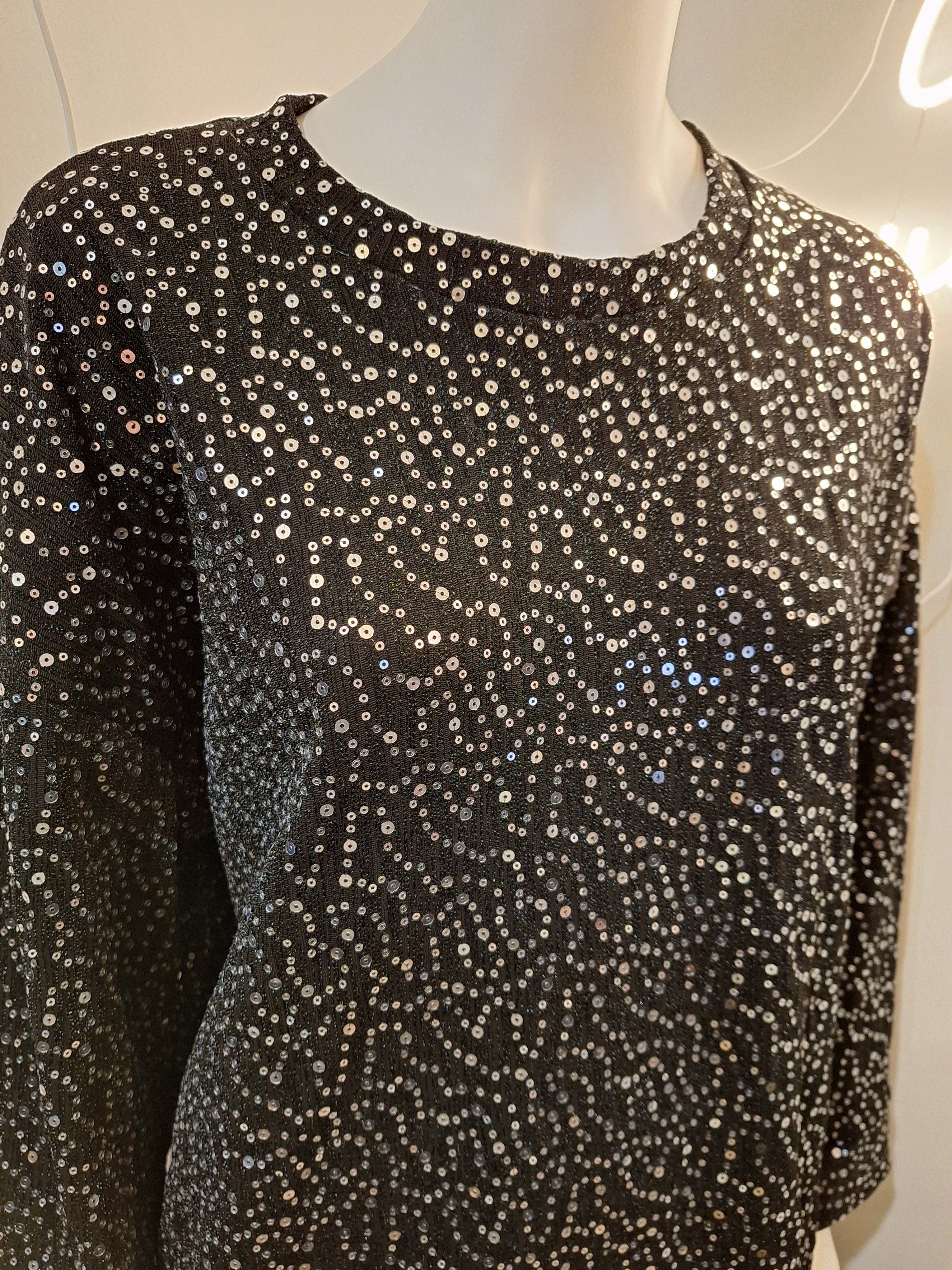 Ensemble deux pièces sequins noir et argenté