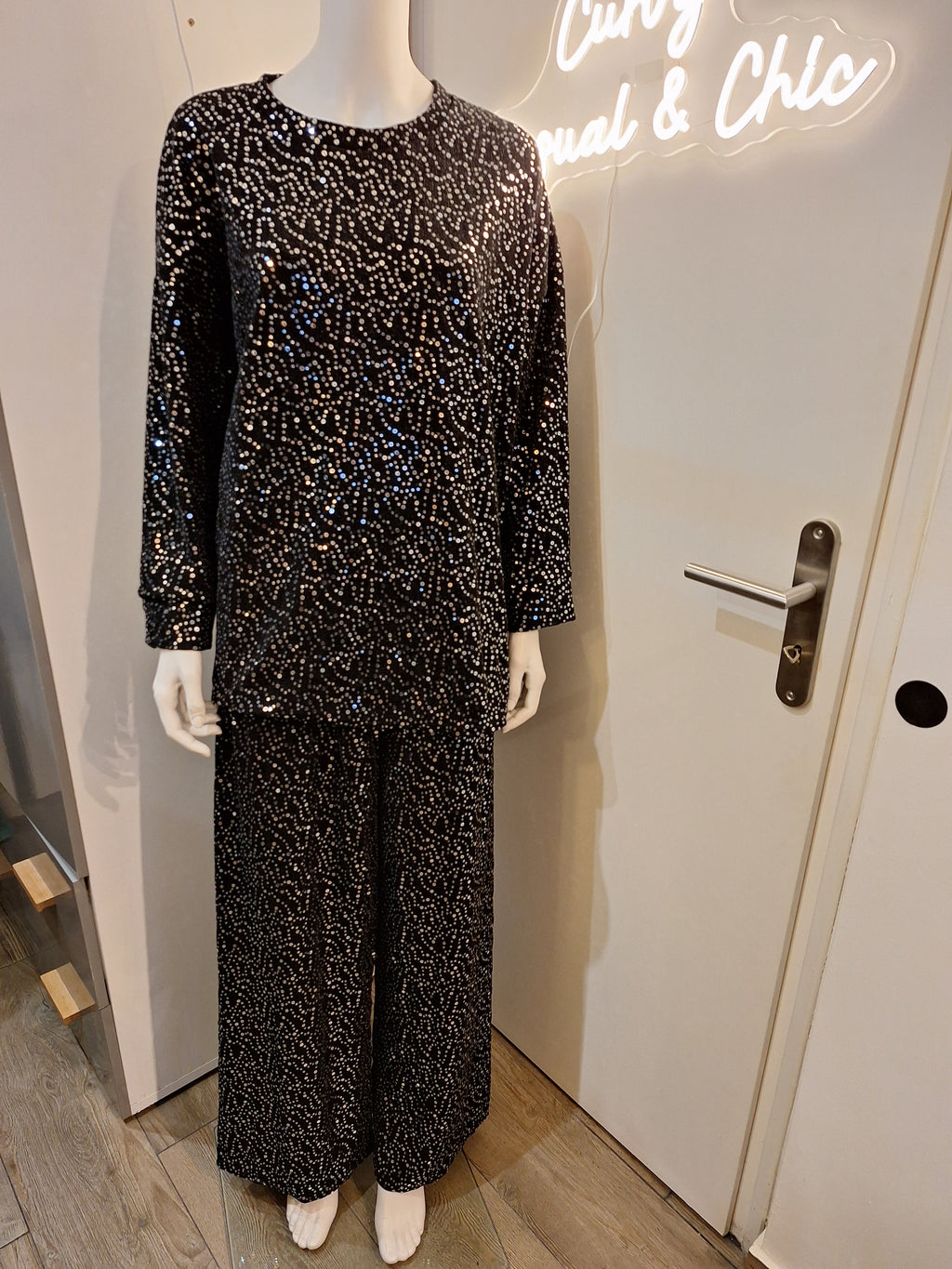 Ensemble deux pièces sequins noir et argenté